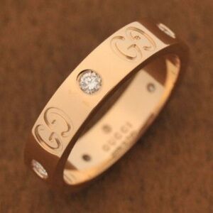 Gucci Gold Ring with Sparkling Accents